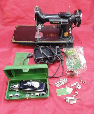 Vintage Singer 221 - 1 1948 Portable Featherweight Electric Sewing Machine