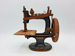 Antique Miniature Singer Sewing Machine Rusty