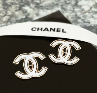 Set Of 2 Chanel Stamped Gold White Quilted Cc Metal Buttons 22mm