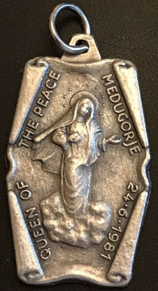 Vintage Catholic Queen Of Peace Mary At Medugorje Silver Tone Medal