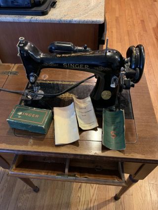 Singer Sewing Machine 1947 66 - 18,