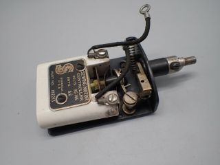 Vintage Singer Bentwood Sewing Machine Case Motor Kneecontroller 192213