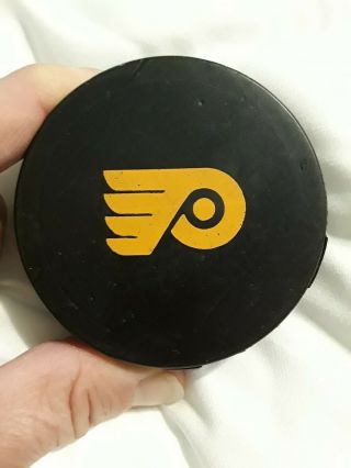 Philadelphia Flyers Vintage Nhl Approved Viceroy Mfg.  Official Game Puck Canada