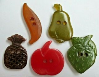 5 Vintage Realistic Fruit Buttons Goofies Pear Pineapple Banana Strawberry,
