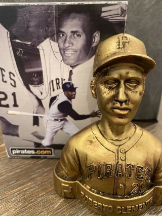 Roberto Clemente Bust Pittsburgh Pirates Hof 2010 Collectible Pnc Park Giveaway