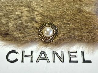 Authentic Chanel Stamped Button Round Gold / Pearl 23mm