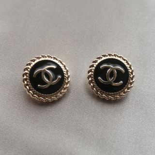 Set Of 2 Chanel Buttons 22mm,  Black,  Gold,  Stamped
