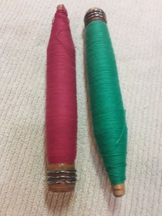 2 Vintage Wooden Industrial Textile Spindle Bobbins Spool Quills With Thread