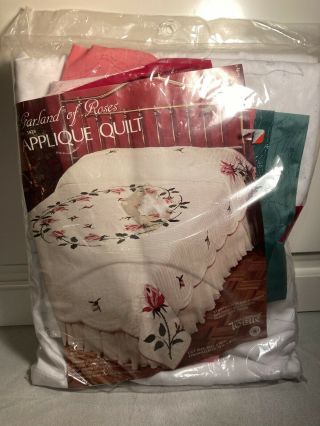 Appliqué Quilt Garland Of Roses Kit Stamped For Embroidery Tobin Vintage