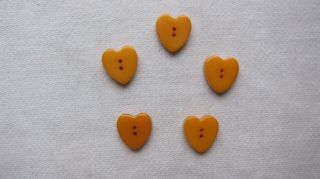 5 Vintage 3/4 " Bakelite Heart Buttons Butterscotch Gc