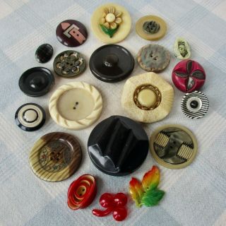 Assortment Of 20 Vintage Celluloid Buttons,  Flower,  Leaf