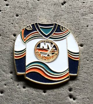 York Islanders White Jersey Nhl Hockey Pin