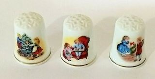 Porcelain Thimble Set Of 3 Avon Christmas Memories 82 - 84 1982 1983 1984 Japan