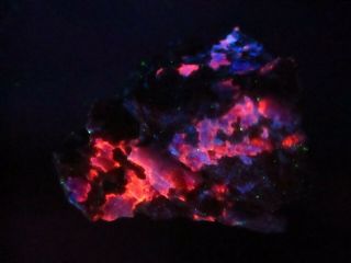 Fluorescent Axinite & Xonotlite With Willemite,  Franklin,  Nj 4
