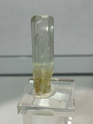 Gem - Quality 4.  5 Cm Goshenite Crystal: Shigar Valley,  Baltistan,  Pakistan