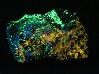 Fluorescent Clinohedrite Face On Hardystonite And Willemite,  Franklin,  Nj