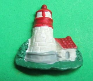 (1) 1 " La Mode Lighthouse Red & White Plastic Shank Novelty Button Nos (h30)
