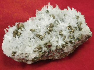 A Big Quartz Crystal Cluster With Pyrite Crystal Cubes Peru 473gr