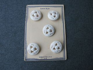 5 Vintage Filigree White Plastic Flower Buttons In Cardboard 97200