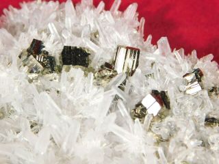 A Big Quartz Crystal Cluster With Little Pyrite Crystals Peru 672gr