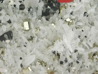 A Big Quartz Crystal Cluster With Pyrite Cubes and Sphalerite Peru 540gr 2