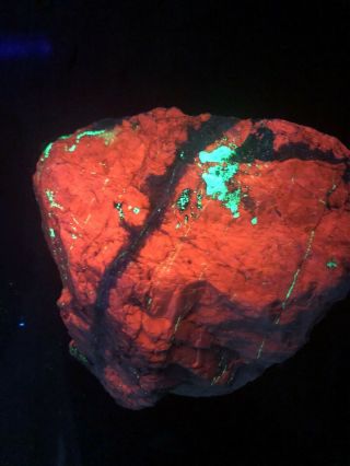 Sterling Hill Mine 4.  4 Lbs.  Fluorescent Calcite,  Willemite,  & Other Minerals Glow