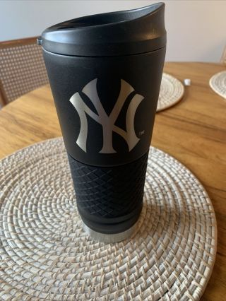 York Yankees 24 Oz Stainless Steel Stealth Travel Coffee Mug Mlb Licensed