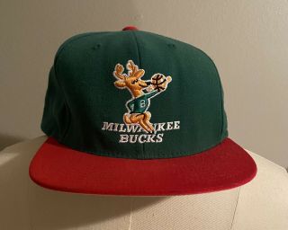Milwaukee Bucks Mitchell & Ness Green & Red Throwback Snapback Hat