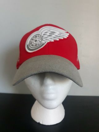 Reebok Center Ice Nhl Detroit Red Wings Fitted Fitmax 70 Hat Cap Red Sz L/xl