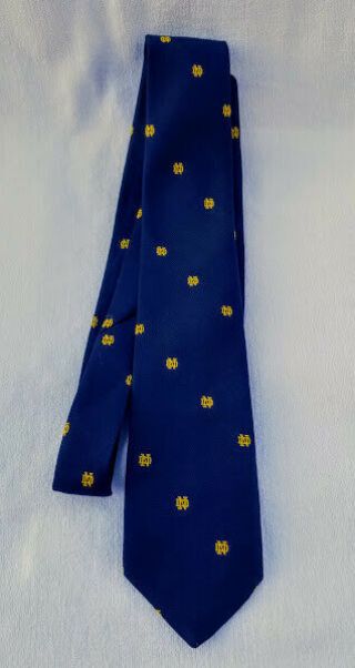 Pre - Owned Vintage University Of Notre Dame Ncaa Navy/gold 56 " Polyester Neck Tie