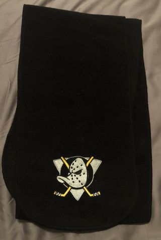 Anaheim Ducks Black Mighty Ducks Logo Fleece Scarf Worn Once Nhl Hockey 60 Inch