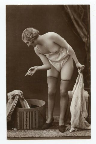 1920s Vintage Risque Nude Lady Beauty Underwear Flapper French Photo Postcard
