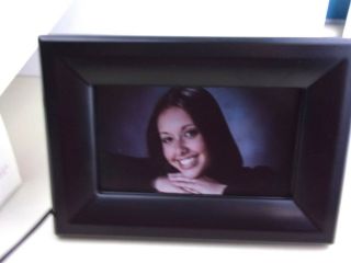 Westinghouse 7 - Inches Wide Lcd Digital Photo Frame