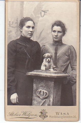 Old Cdv Photo Ladies,  Dog Puppy 1900s Vaasa Finland Russia