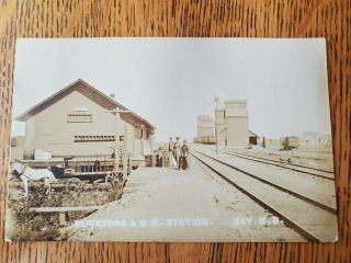 1908 Vintage Real Photo Postcard Rr Station & Elevator Bay,  North Dakota
