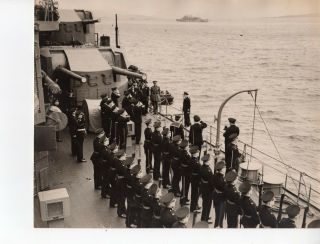 Press Photo Ww2 Hm King George Arrives On Hms Duke Of York 29.  3.  1942
