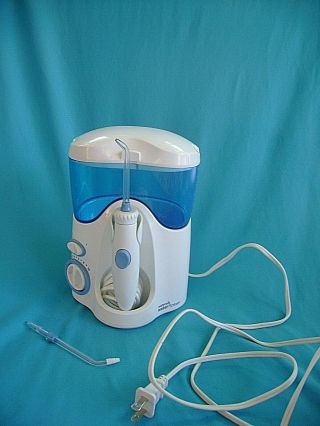 Water Pic Water Flosser Wp - 100w W/ 6 Attachments No Box Or Instructions