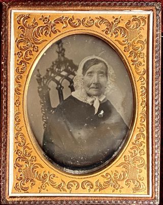 Quarter Plate Daguerreotype Of Elderly Woman - Bonnet & Lace Collar Half Case