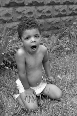 S1 - Vintage 35mm Negative Photo Strip Of 6 Pictures - Children - Black - Old Shots