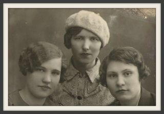 1930 Soviet Youth Three Girls Cute Young Women Short Hair Ussr Antique Old Photo
