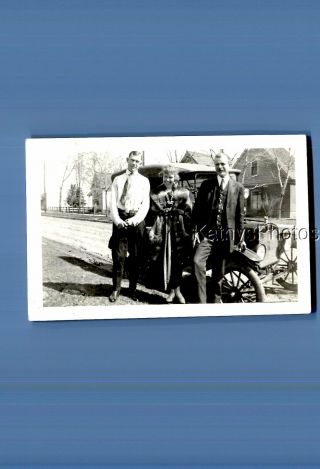 Found Vintage Photo A_0140 Men Posed With Pretty Woman In Fur Coat By Old Car