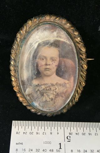 Pre - Civil War Antique Daguerreotype Of Young Girl 8 Kt Gold Brooch C1850