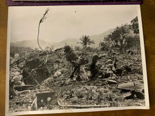 Vintage World War 2 Wwii Press Wire Photo Us Marines In Battle Saipan 1944