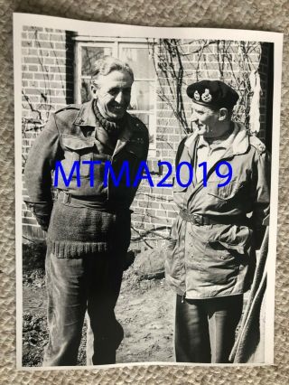 Ww2 Press Photograph - Montgomery & Other General - Monty Wearing Denison Smock