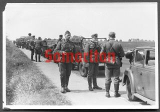D9 Ww2 Large Photo Of German Wehrmacht Soldiers Waiting