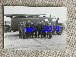 Ww2 Press Photograph - German Fire Police Crew In Front Of Truck - Bremen