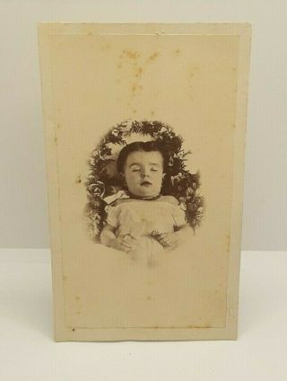1880 ' S CDV: POST MORTEM,  OPEN CASKET,  LITTLE GIRL.  WASHINGTON,  IND.  J T SPARKS 2