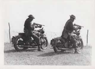 Press Photo Ww2 Royal Scots Fusiliers Motorcycles & Tommy Guns 7.  9.  40