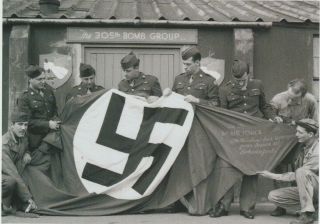 Nazi Flag Captured By 305th Bg After Destruction Of Factory Ww2 1043 Print 4x6