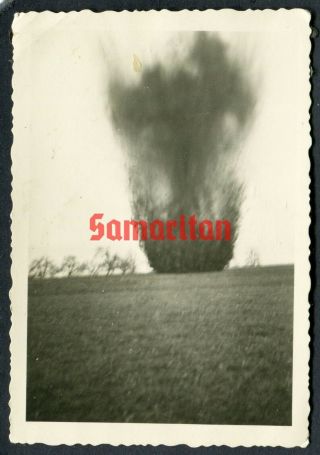 D3/5 Ww2 German Photo Of An Artillery Explosion